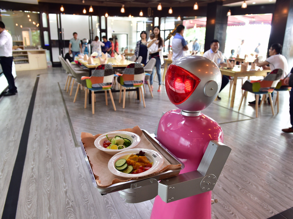 How Service Robots Cut Labor Costs